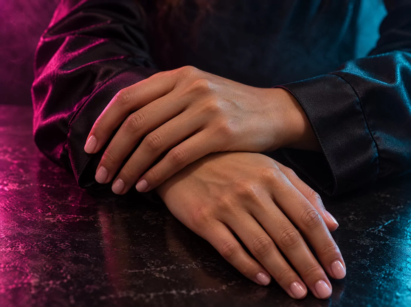 AFTERGLOW — THE NEON LINE, 158 cm — articulated hand and ankle detail, frame 5 of 6